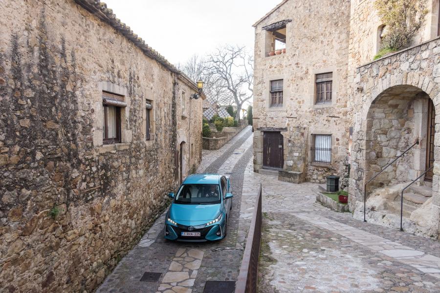  Toyota Prius Plug-in Hybrid 2016 года  (фото 74 из 187)